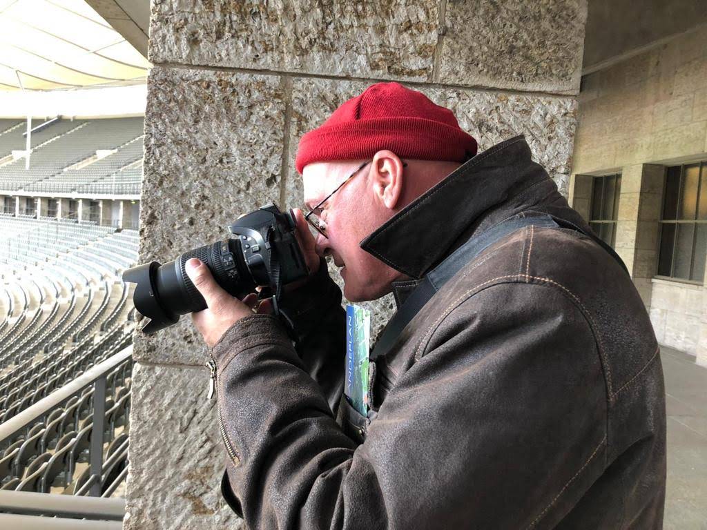 No man's land art gallery